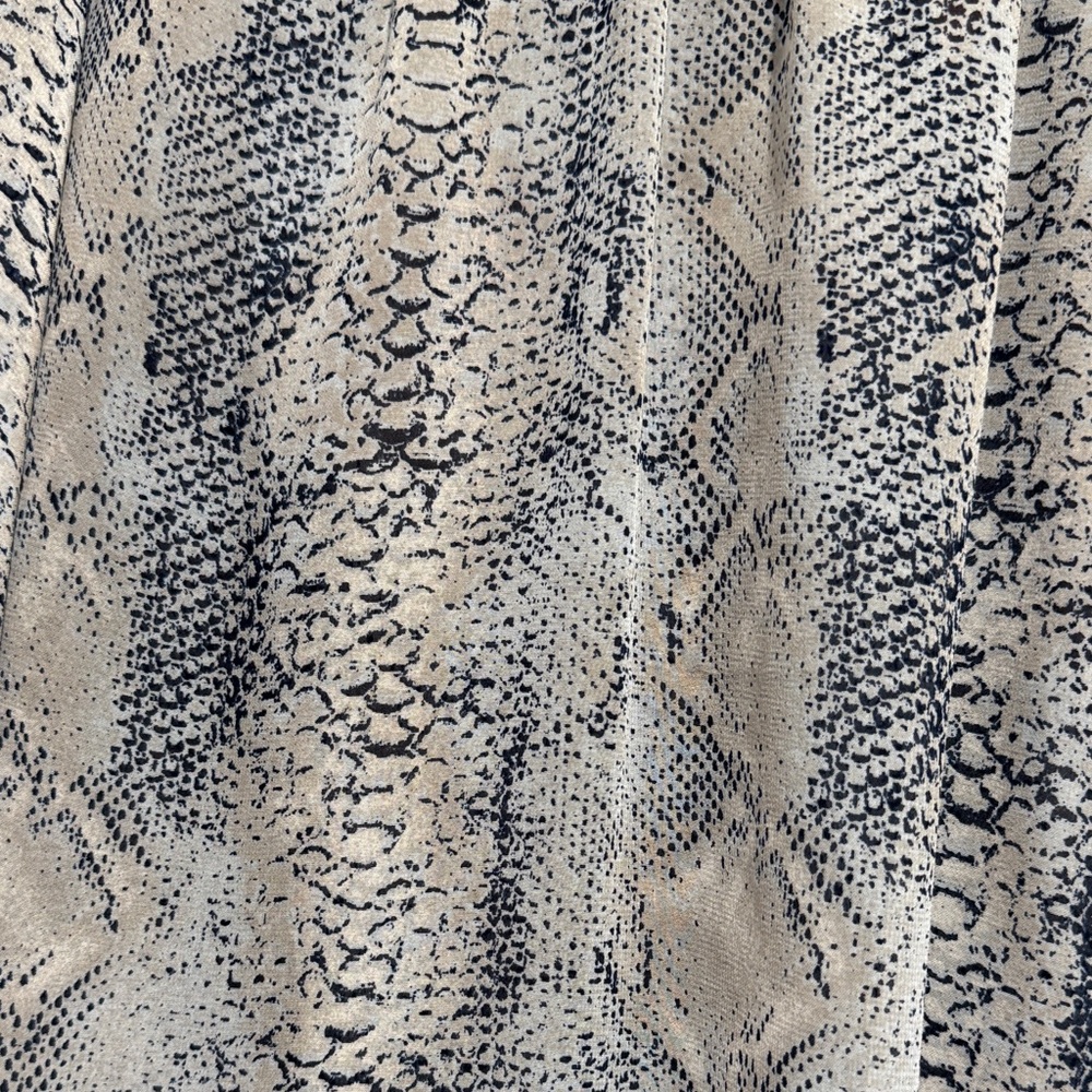 INC International Concepts Gray Snakeskin print Blouse - Picture 4 of 5